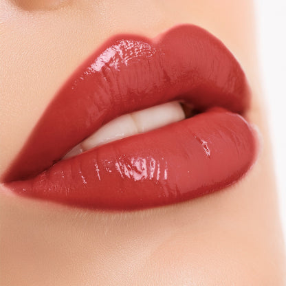 Shine Kiss Me More Labial | Hidratación 24H y Color 12H con Brillo Intenso